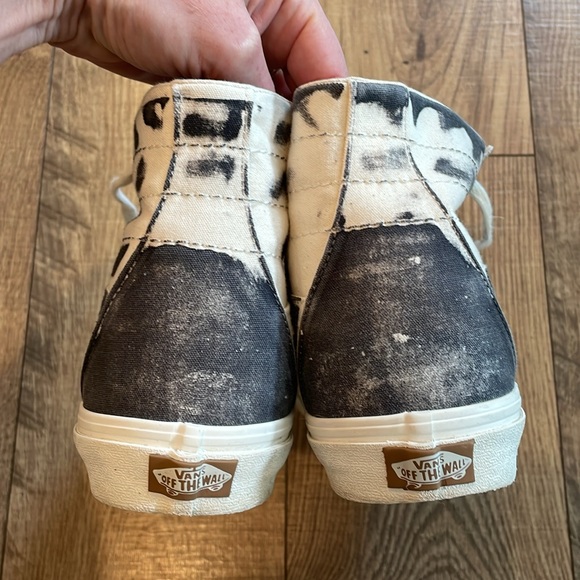 Vans men’s size 11.5 shoes in a denim and white color. - Picture 4 of 8